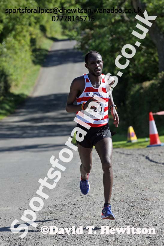 Abraham Tewalde (Saltwell Harriers) wins the Tynedale Jelly Tea 10 Mile Road Race, Hexham. Photo: David T. Hewitson/Sports for All Pics